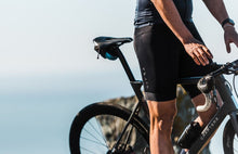 Lade das Bild in den Galerie-Viewer, Pedaled Mirai Lightweight Fahrrad Bib Short
