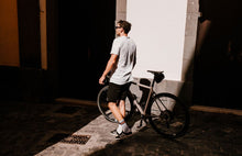 Lade das Bild in den Galerie-Viewer, Pedaled Cycling Chino Shorts - schwarz

