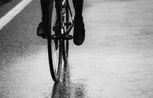 Lade das Bild in den Galerie-Viewer, Pedaled Rain &amp; Wind Overshoes (Shawa)
